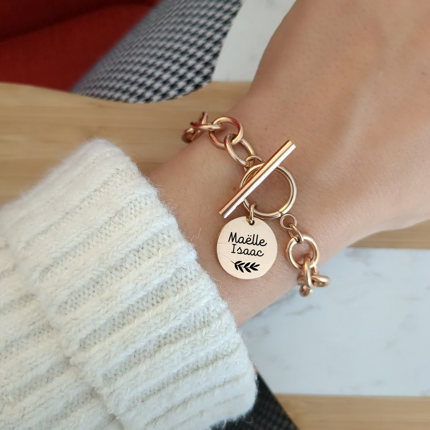 Bracelet chaîne et fermoir avec médaille