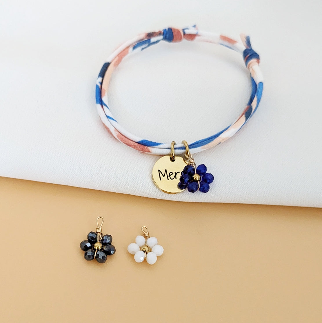 Bracelet en Liberty avec fleur perlée