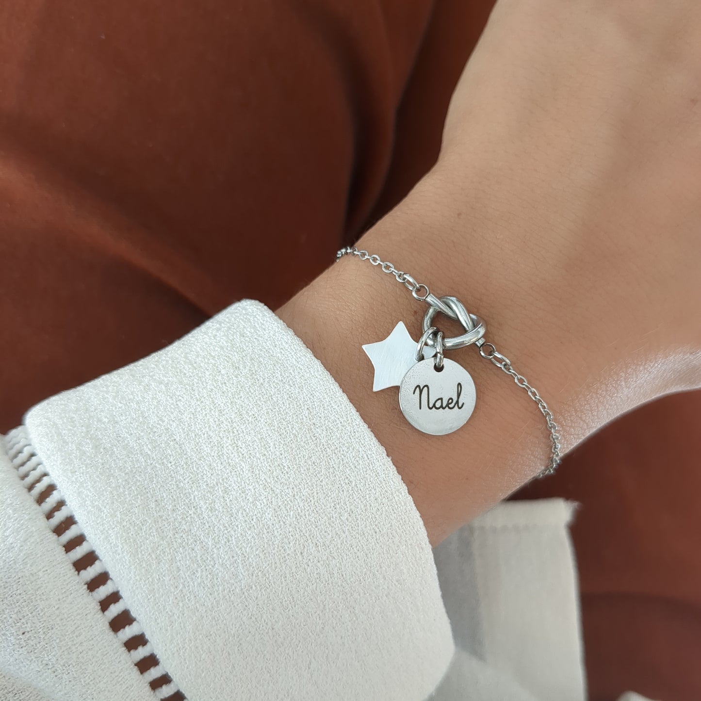 Bracelet chaîne avec noeud