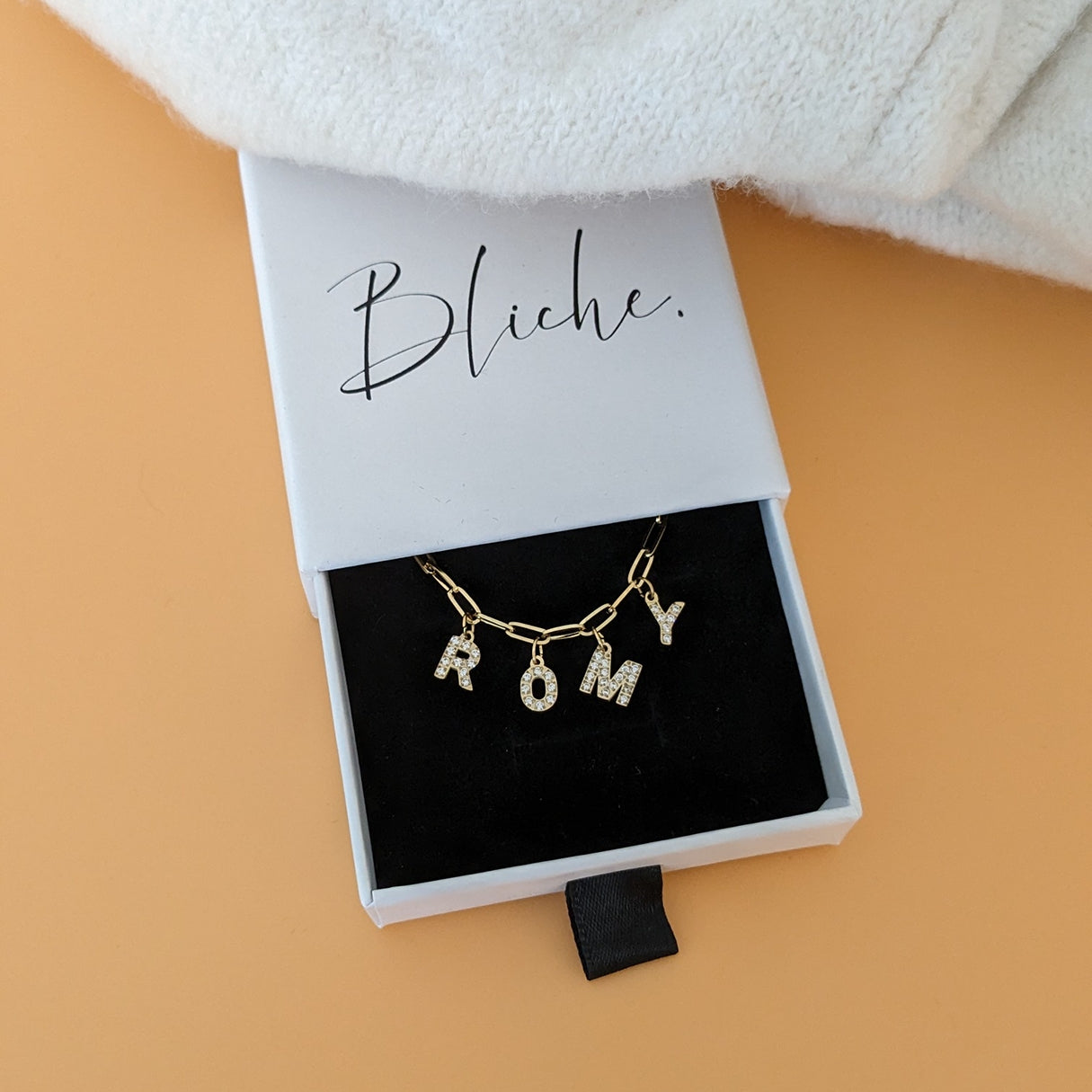 Collier maillons à prénom avec Zircon