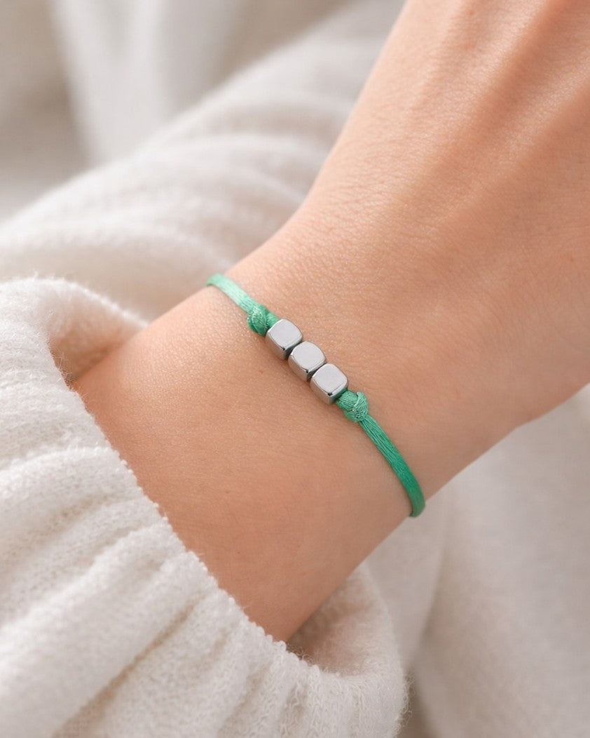 Duo homme et femme avec perles cubes à personnaliser - Cadeau couple