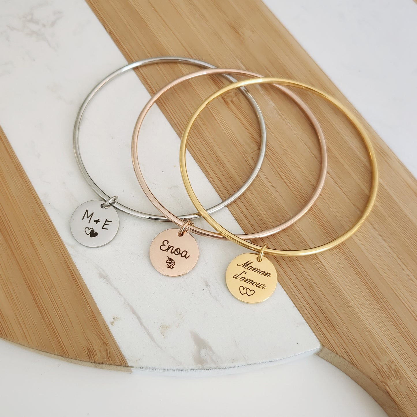 Bracelet personnalisé jonc avec grande médaille à graver