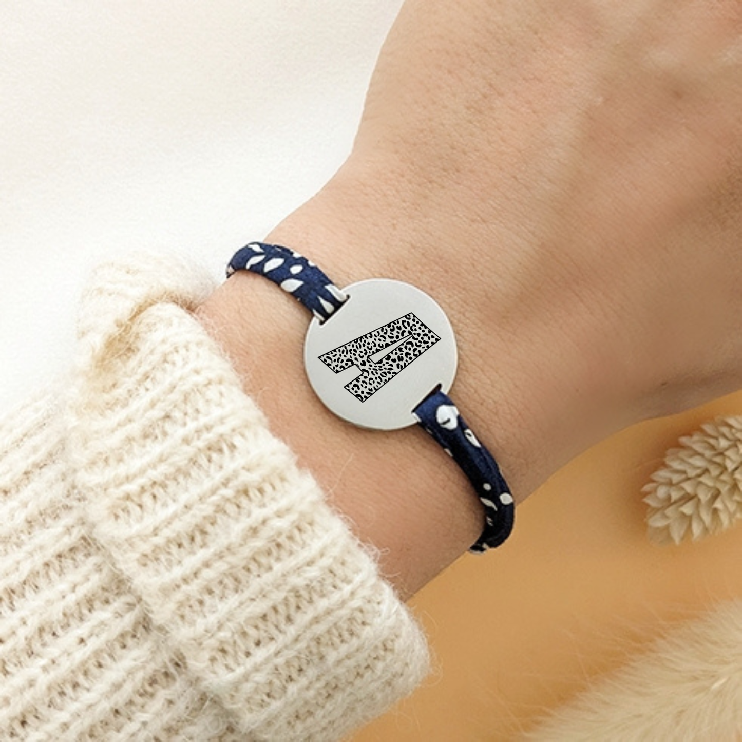 Bracelet personnalisé en cordon liberty avec lettre léopard