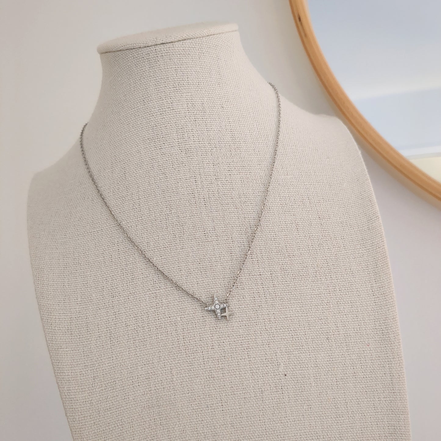 Collier Court Helori