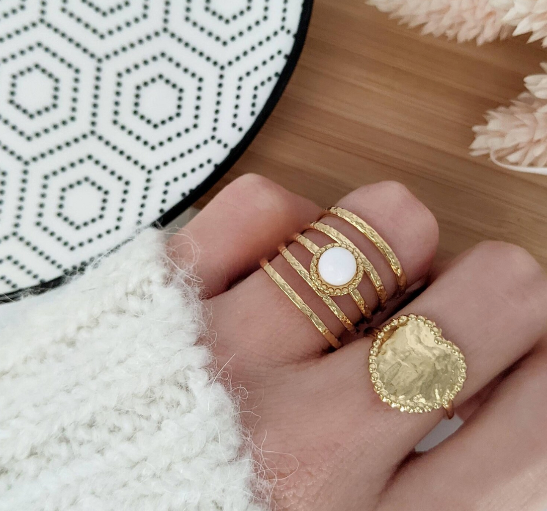 Le Guide Ultime pour Nettoyer vos Bijoux en Acier Inoxydable : Éclat Éternel Garanti
