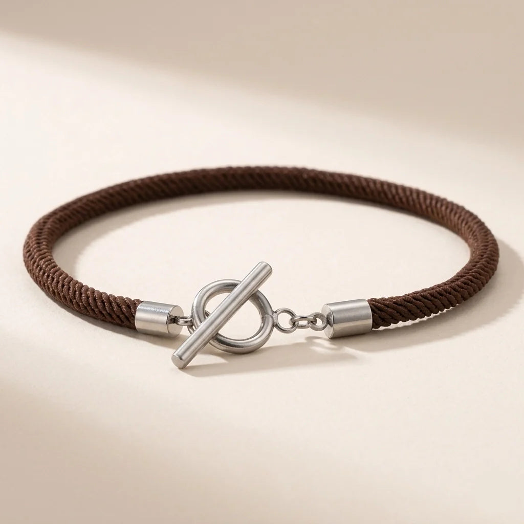 bracelet cordon homme élégant avec médaille en acier inoxydable