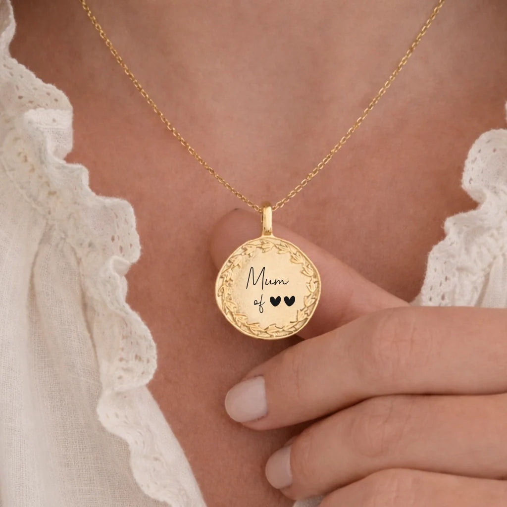 collier pendentif personnalisé médaille ronde gravée femme