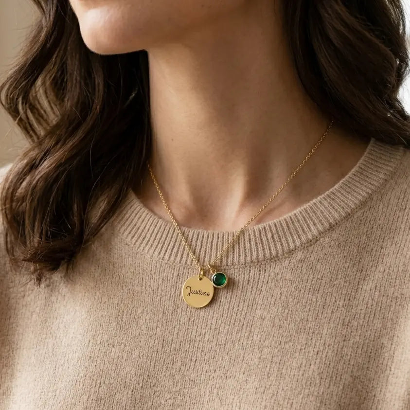 collier pierre de naissance personnalisé avec prénom et pierres colorées