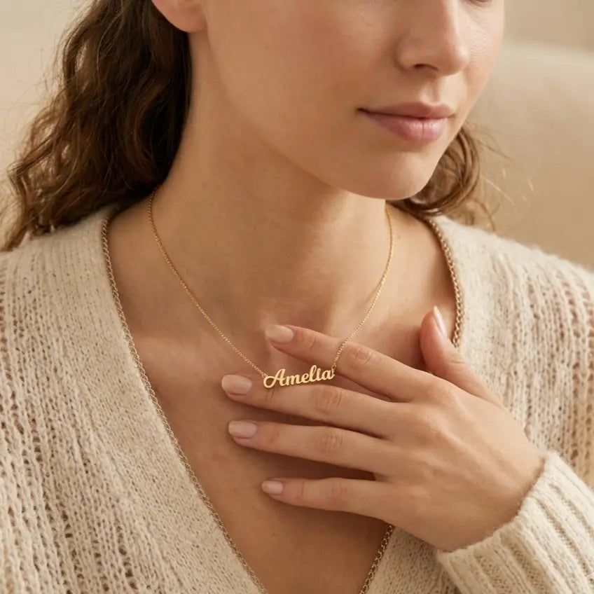 collier prénom personnalisé femme médaille gravée acier inoxydable