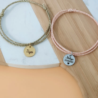 Bracelet personnalisé en cordon brillant avec médailles
