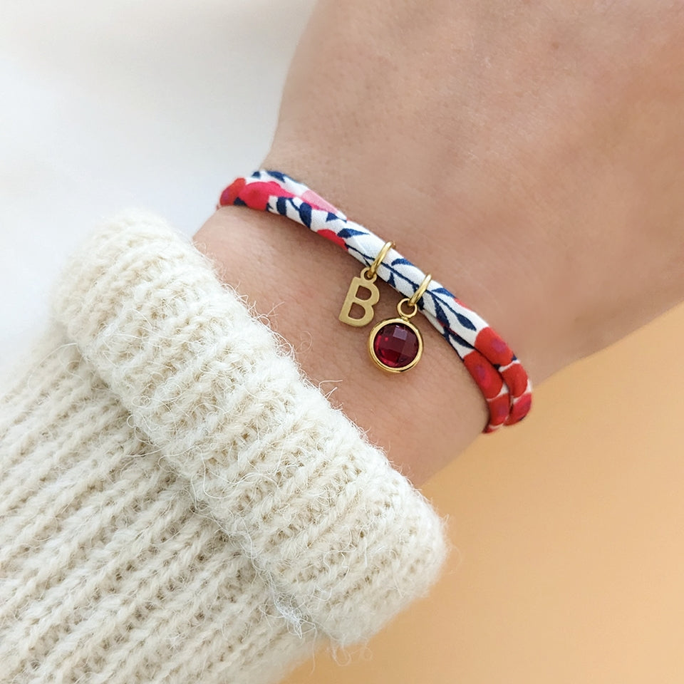 Bracelet en Liberty avec lettre et pierre de naissance