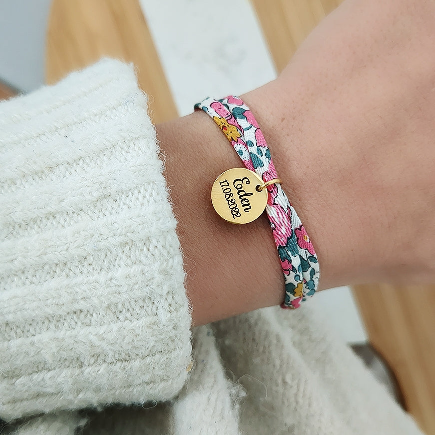Bracelet personnalisé en Liberty avec médaille or