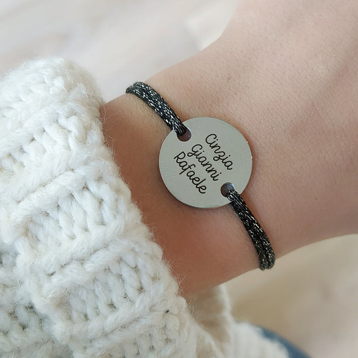 Bracelet personnalisé cordon brillant avec médaille à graver - Cadeau personnalisé