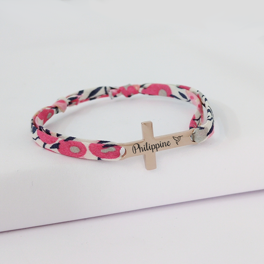 Bracelet à personnaliser avec une croix à graver