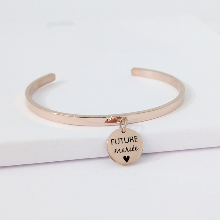 Bracelet jonc personnalisé jonc pour evjf avec médaille à graver