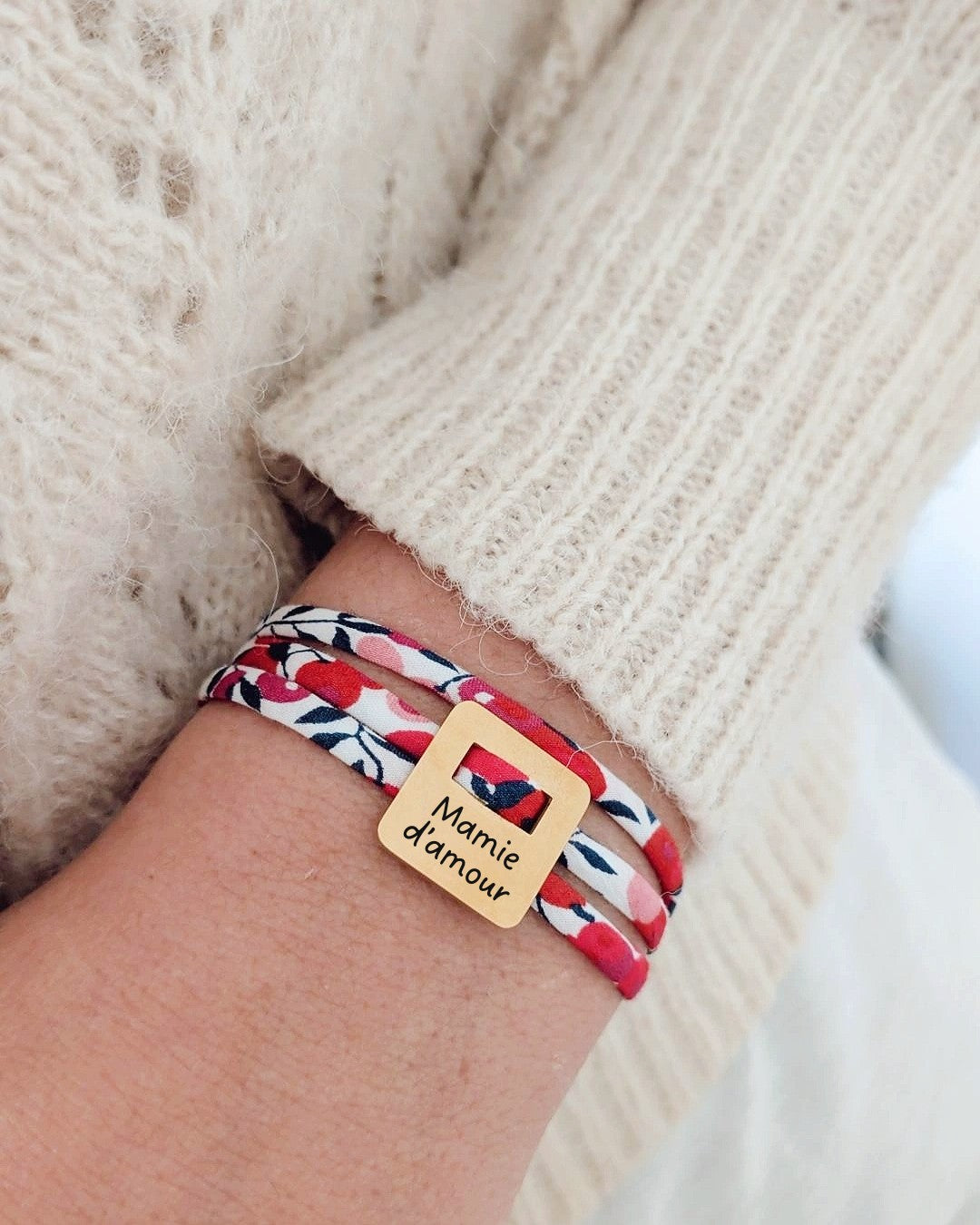 Bracelet liberty avec médaille carrée