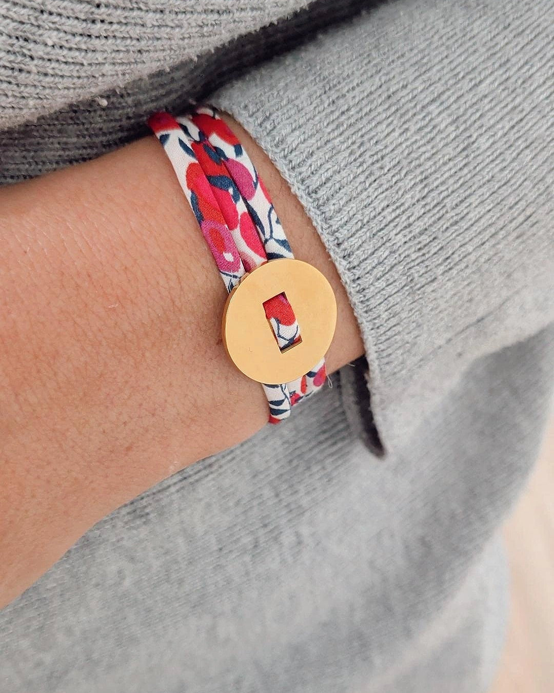 Bracelet liberty avec médaille ronde