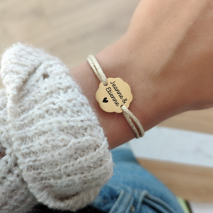 Bracelet personnalisé cordon brillant avec médaille fleur - Cadeau personnalisé