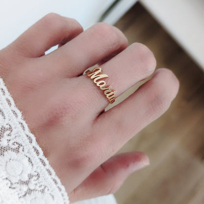 Bague avec prénom découpé