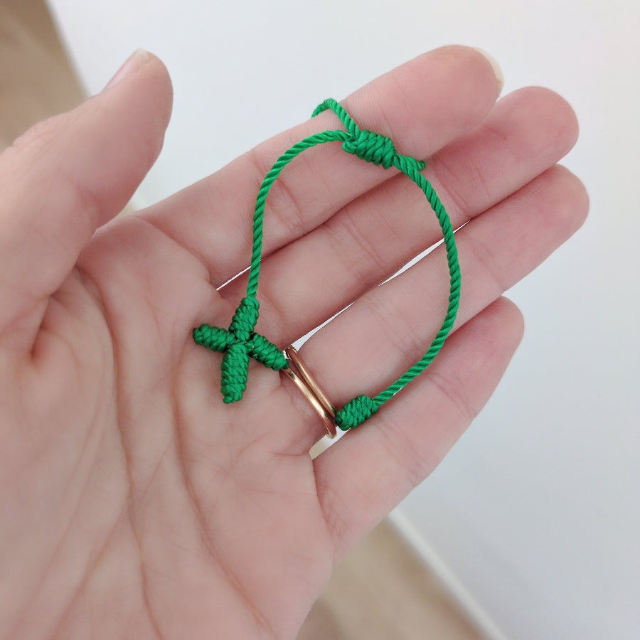 Bracelet à graver en cordon avec médailles - amitié – détail gravure