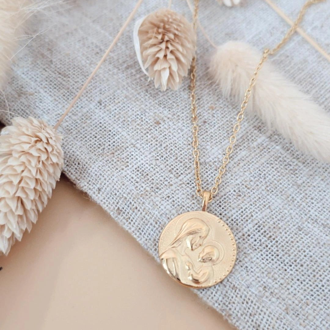 Collier personnalisé avec médaille de la vierge à l'enfant à graver - Cadeau baptême ou naissance