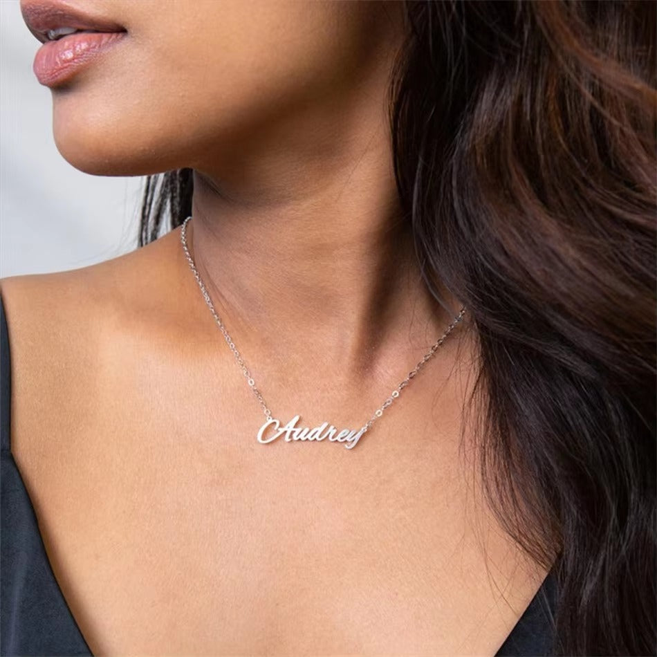 Collier avec prénom argenté