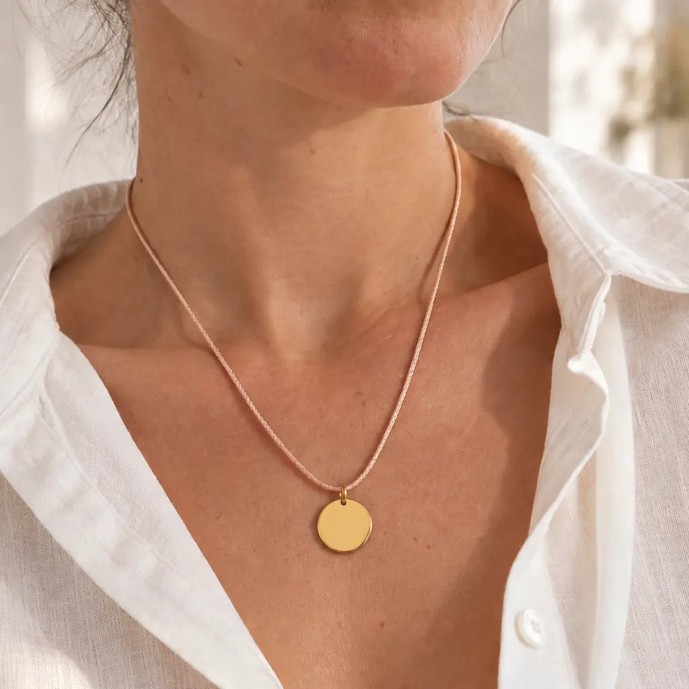 Collier cordon en lurex avec médaille et charm en option