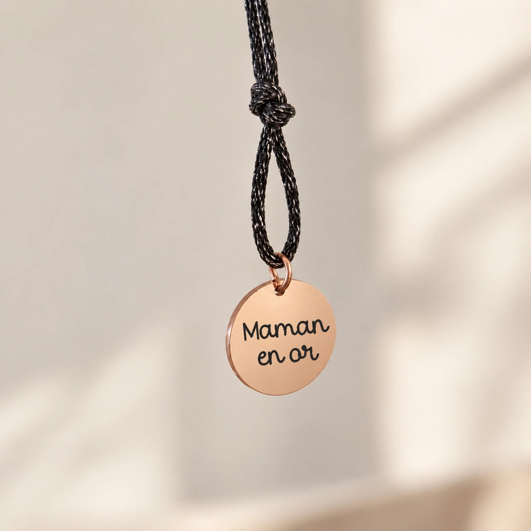 Collier long sautoir femme avec fermoir mousqueton et médaille personnalisable