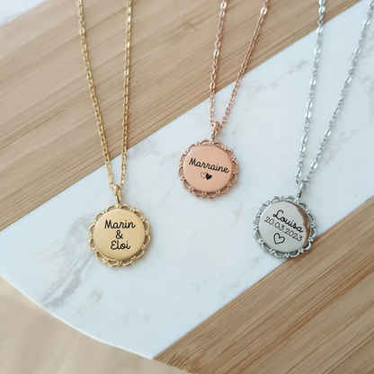 Collier personnalisé à graver avec médaille ajourée