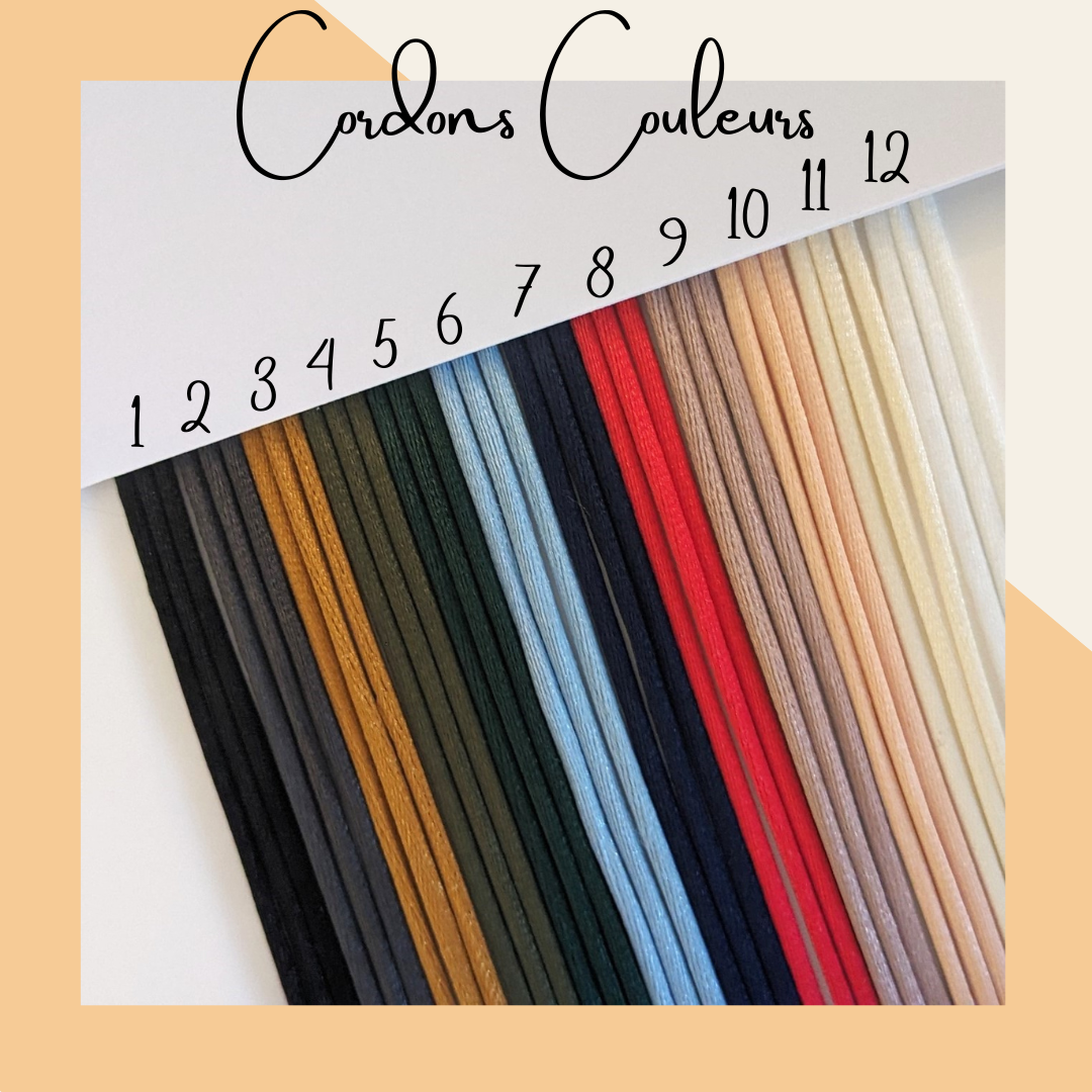 Bracelet personnalisé en cordon avec médailles et pierre fine - Cadeau personnalisé femme