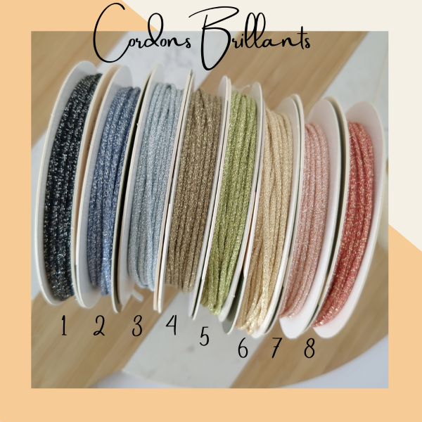 Bracelet personnalisé cordon brillant avec médaille à graver - Cadeau personnalisé