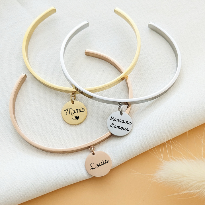 Bracelet à graver jonc personnalisé avec médaille à – vue de face