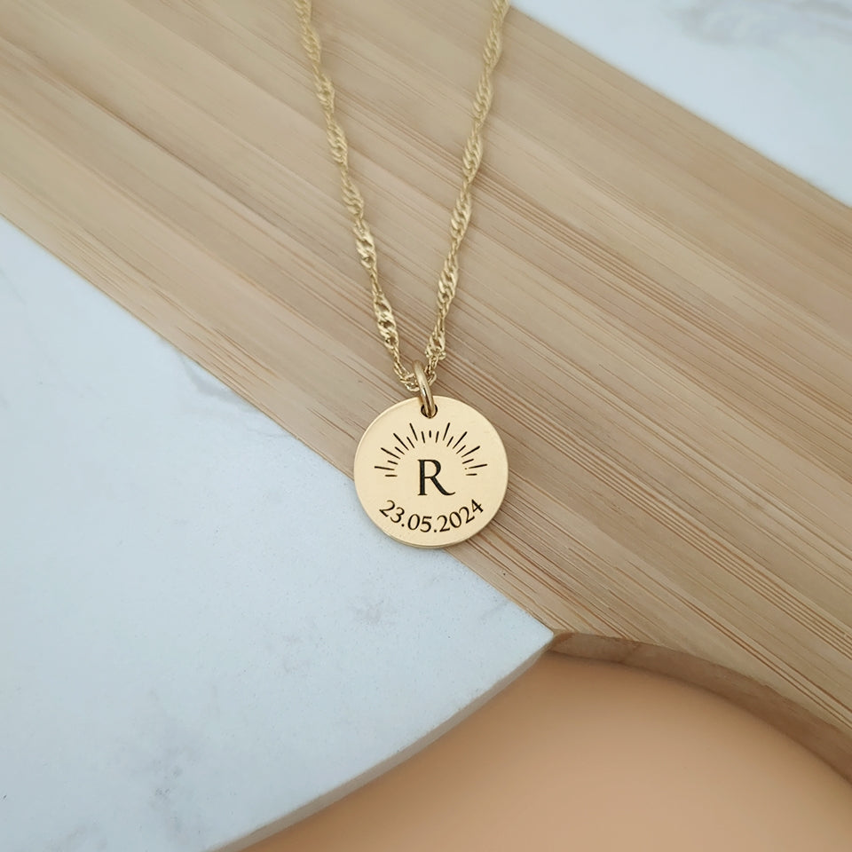 Collier à graver avec initiale et date