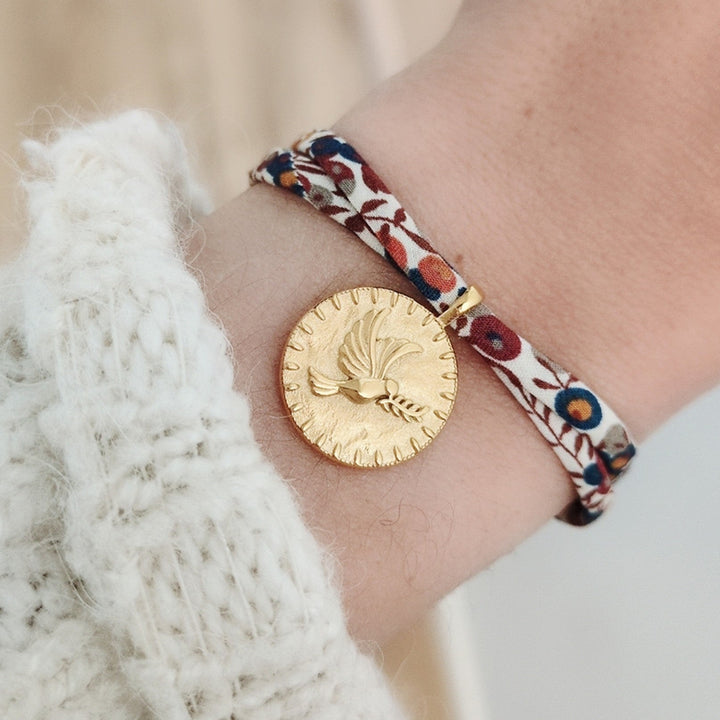 Bracelet personnalisé avec médaille de baptême et Liberty au choix