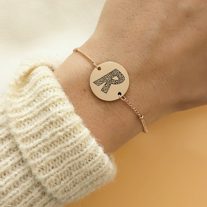 Bracelet personnalisé avec lettre léopard et chaîne perlée