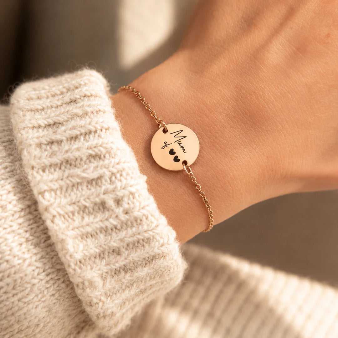 Bracelet chaîne fine or rose grande médaille gravée pour maman Bliche