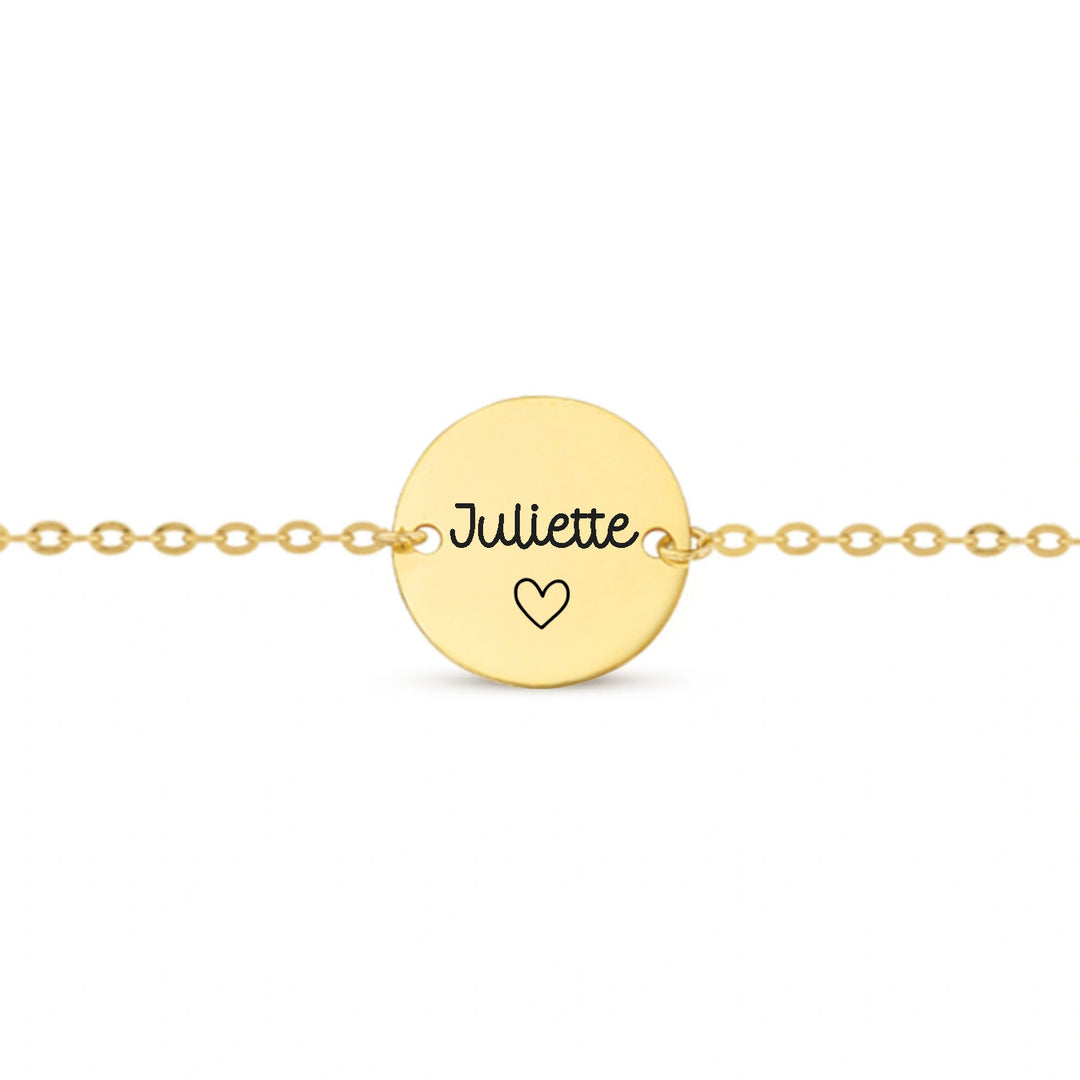 Bracelet chaîne fine dorée grande médaille gravée prénom et cœur personnalisé Bliche