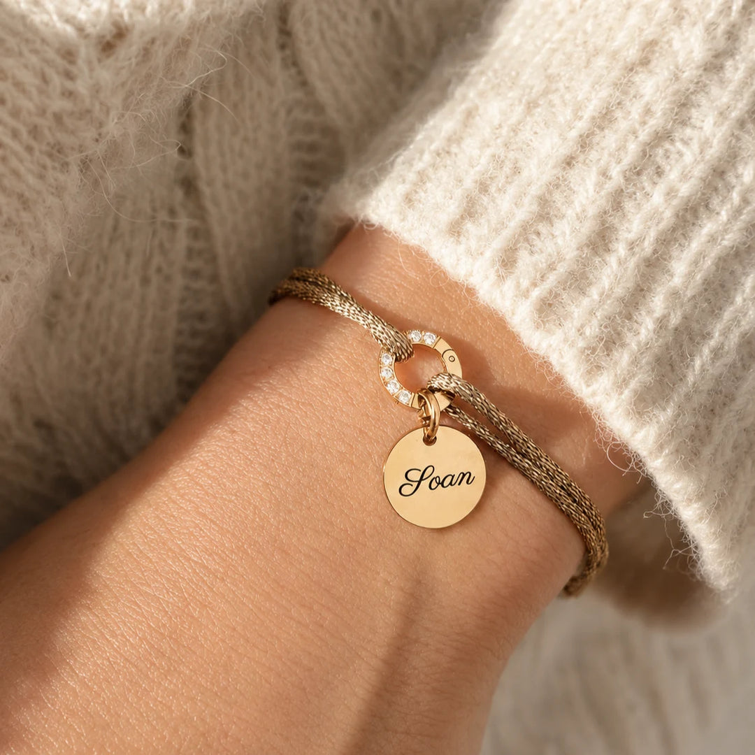 bracelet avec fermoir à zircons et médailles personnalisables pour femme