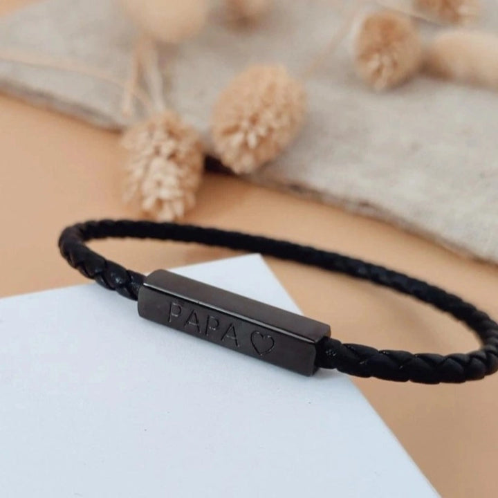 Bracelet cuir tressé noir homme avec plaque acier gravée PAPA cœur, cadeau naissance