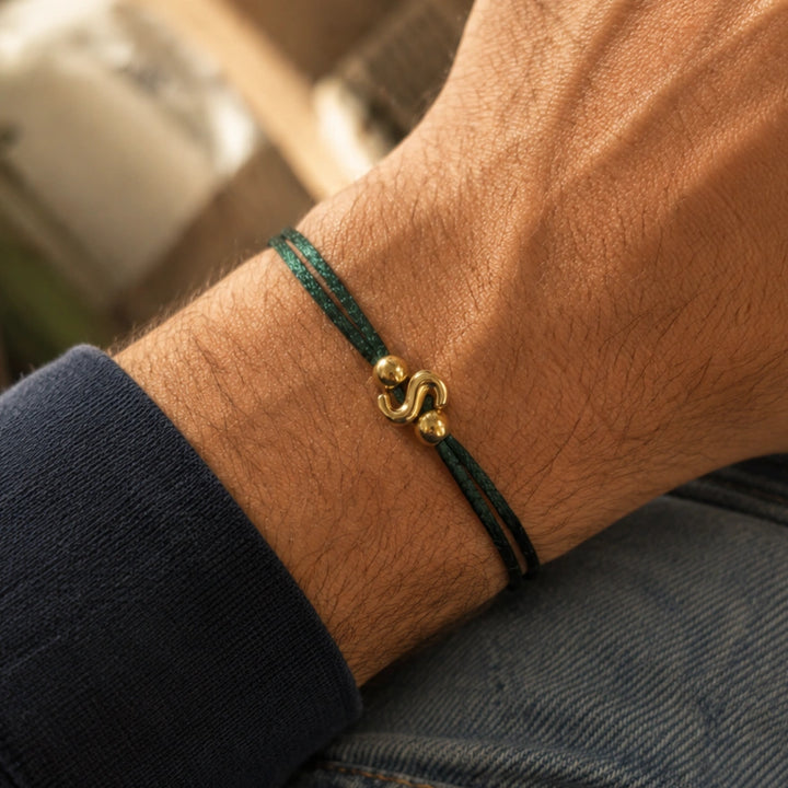 Bracelet homme initiale cordon personnalisé avec lettre 3D dorée en acier inoxydable sur cordon coloré ajustable