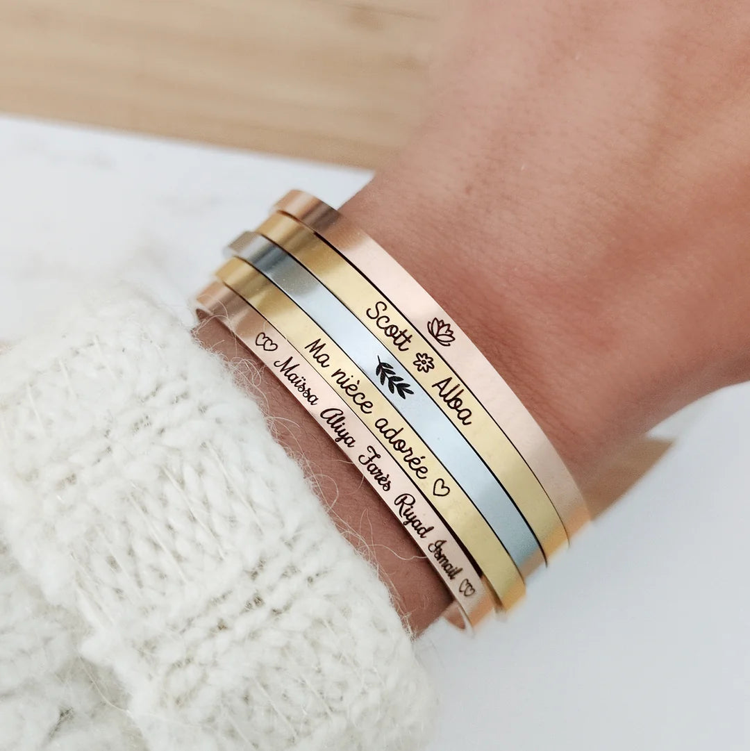 Bracelet jonc ouvert gravé personnalisé message prénoms empilé trois finitions doré argenté or rosé Bliche