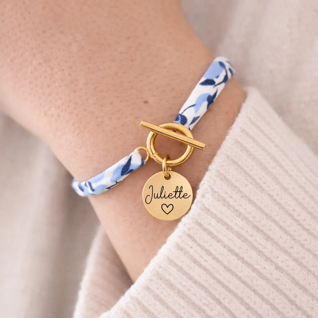 Bracelet liberty fermoir OT doré médaille gravée prénom personnalisé cordon bleu Bliche