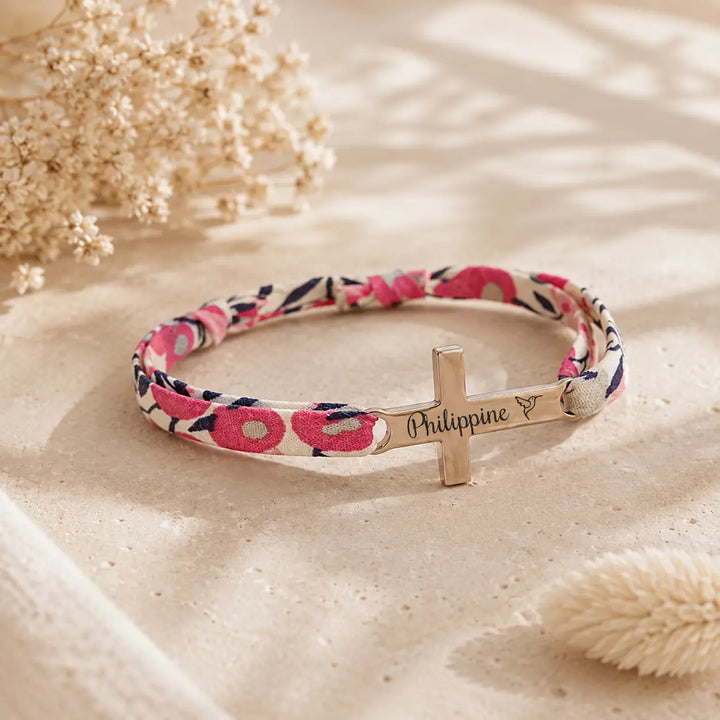 Croix gravée or rose