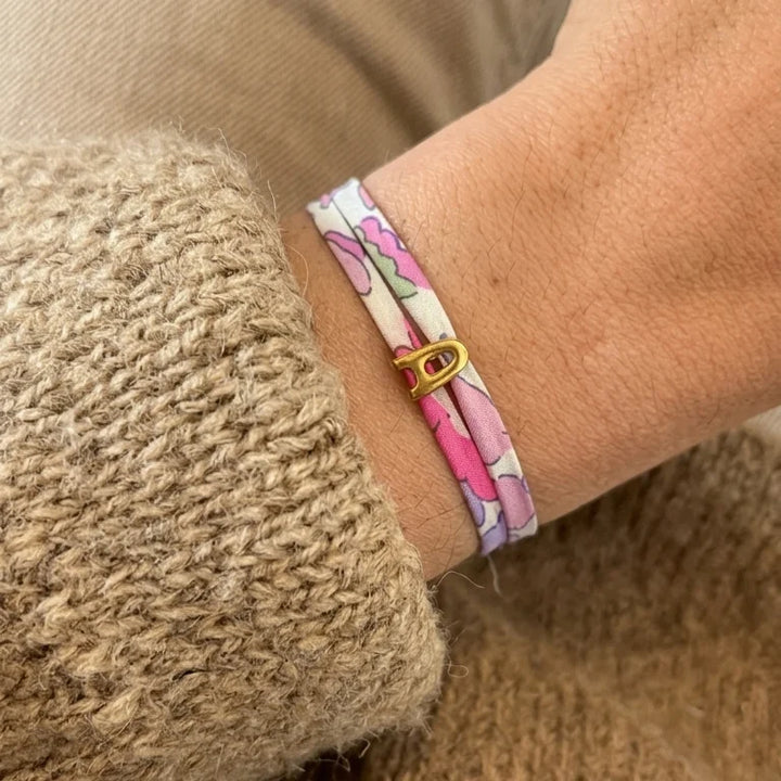 Bracelet liberty personnalisé initiale dorée ou prénom sur cordon tissu coloré Bliche