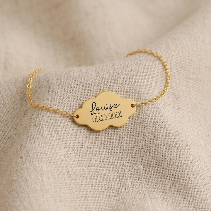 Bracelet nuage à graver avec prénom et date pour une naissance