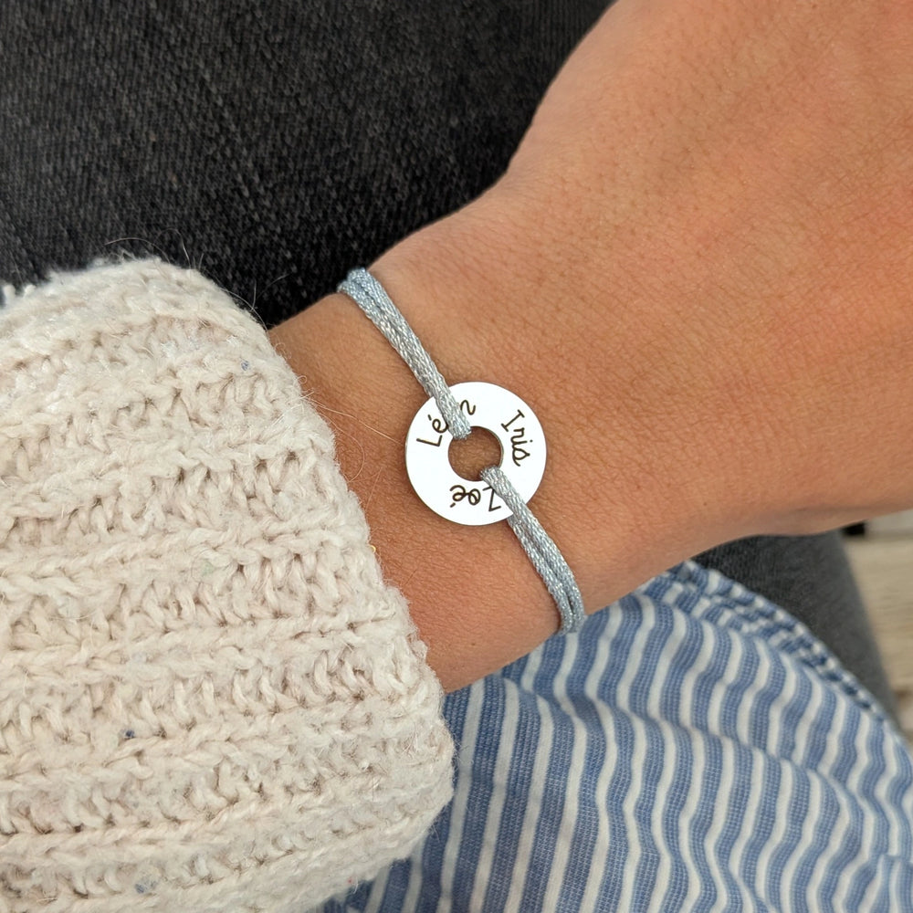 Bracelet anneau argent avec prénoms d'enfants