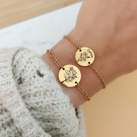 Bracelet personnalisé femme avec fleur de naissance et médaille gravée en acier inoxydable – idée cadeau symbolique pour maman ou naissance