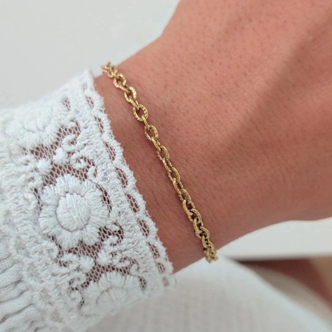 Bracelet avec chaine fine pour charms