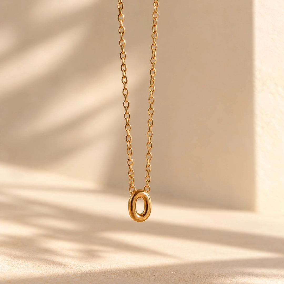 Collier lettres bulles dorées personnalisé initiale avec chaîne fine acier Bliche