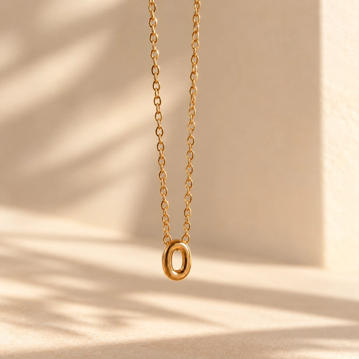 Collier lettres bulles dorées personnalisé initiale avec chaîne fine acier Bliche